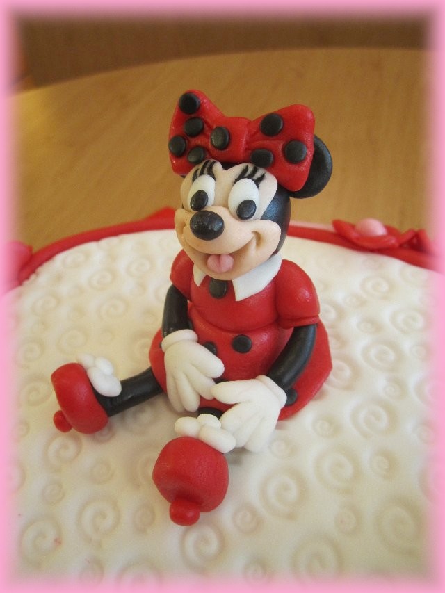 Minnie pro dvojčata, detail červené